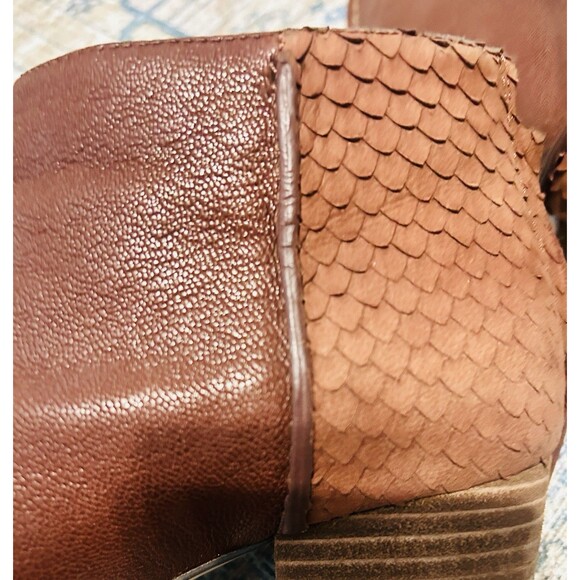 Clarks Women's Brown Spicy Ruby Tan Leather Ankle Booties Boots Sz 6 - Picture 9 of 9